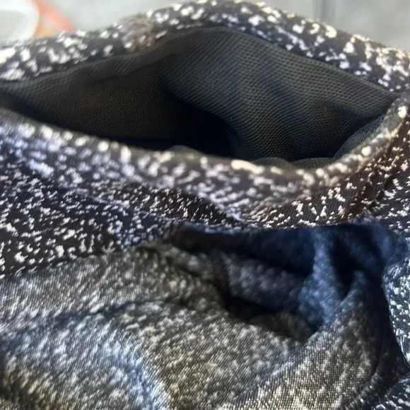 ATHLETA Lightning Static 7/8 Leggings, Women’s Size Medium, Black/White, Pockets - Picture 12 of 13